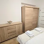 Happy - Modern With Private Underground Parking Lejlighed Craiova