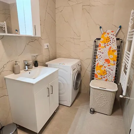 Happy - Modern With Private Underground Parking * Craiova