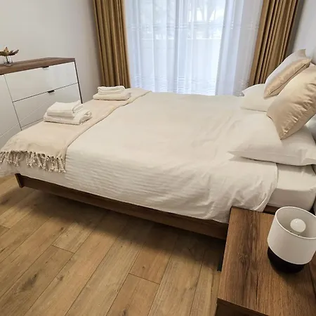 Apartment Happy - Modern With Private Underground Parking