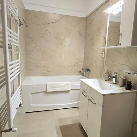 Apartment Happy - Modern With Private Underground Parking Craiova