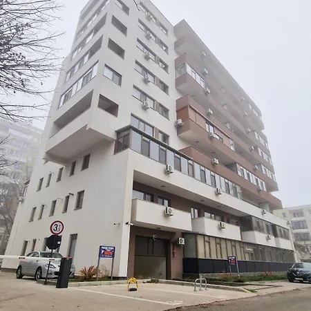 Happy - Modern With Private Underground Parking Apartment Craiova