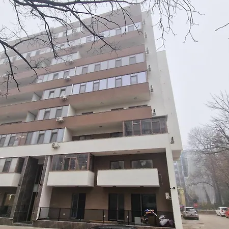 Happy - Modern With Private Underground Parking Craiova