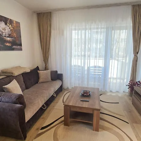 Happy - Modern With Private Underground Parking דירה