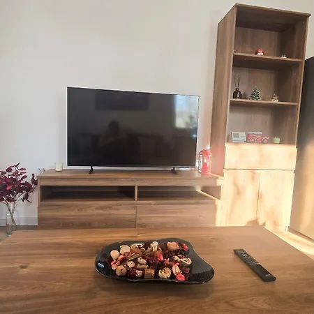 Happy - Modern With Private Underground Parking