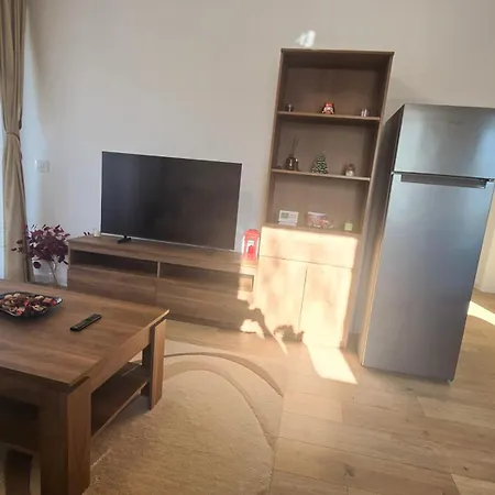 Happy - Modern With Private Underground Parking דירה קריובה