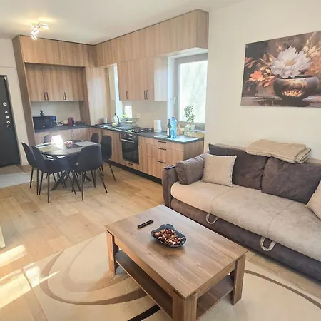 Happy - Modern With Private Underground Parking קריובה