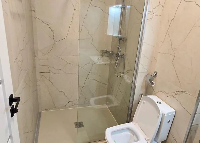 Happy - Modern With Private Underground Parking * 克拉奥华