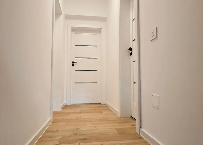 Happy - Modern With Private Underground Parking דירה *