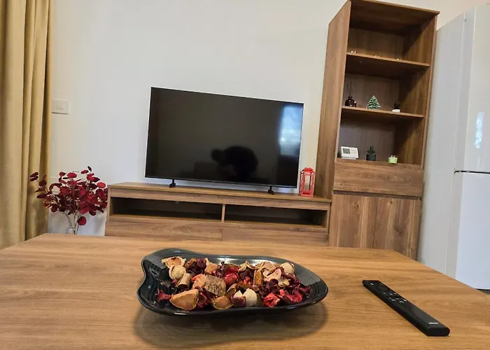 Happy - Modern With Private Underground Parking * קריובה