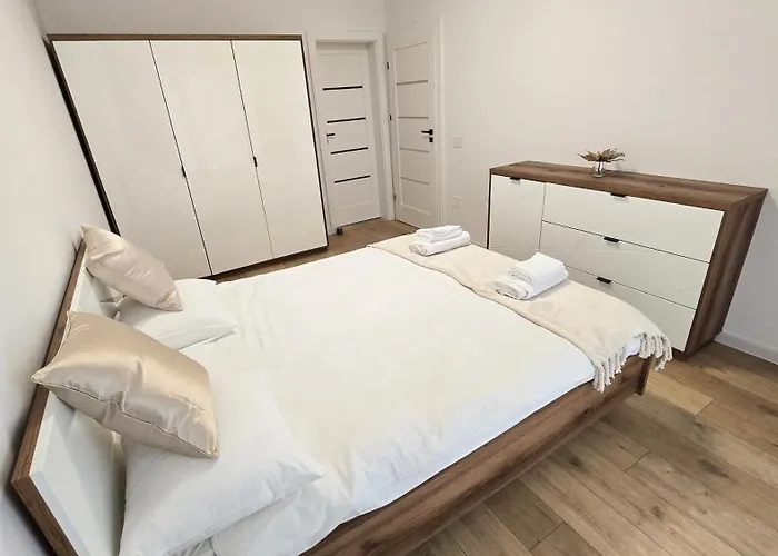 Happy - Modern With Private Underground Parking