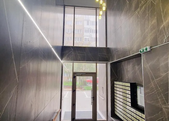 Happy - Modern With Private Underground Parking 公寓 *